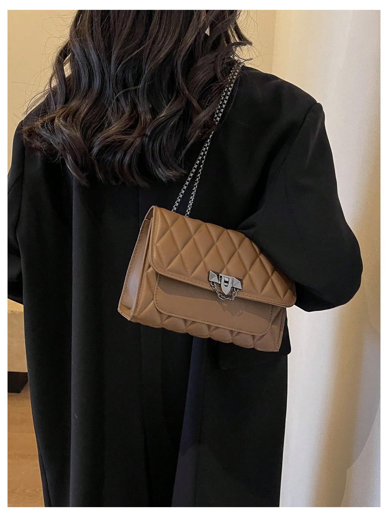 Brown quilted flap shoulder bag - Image 3