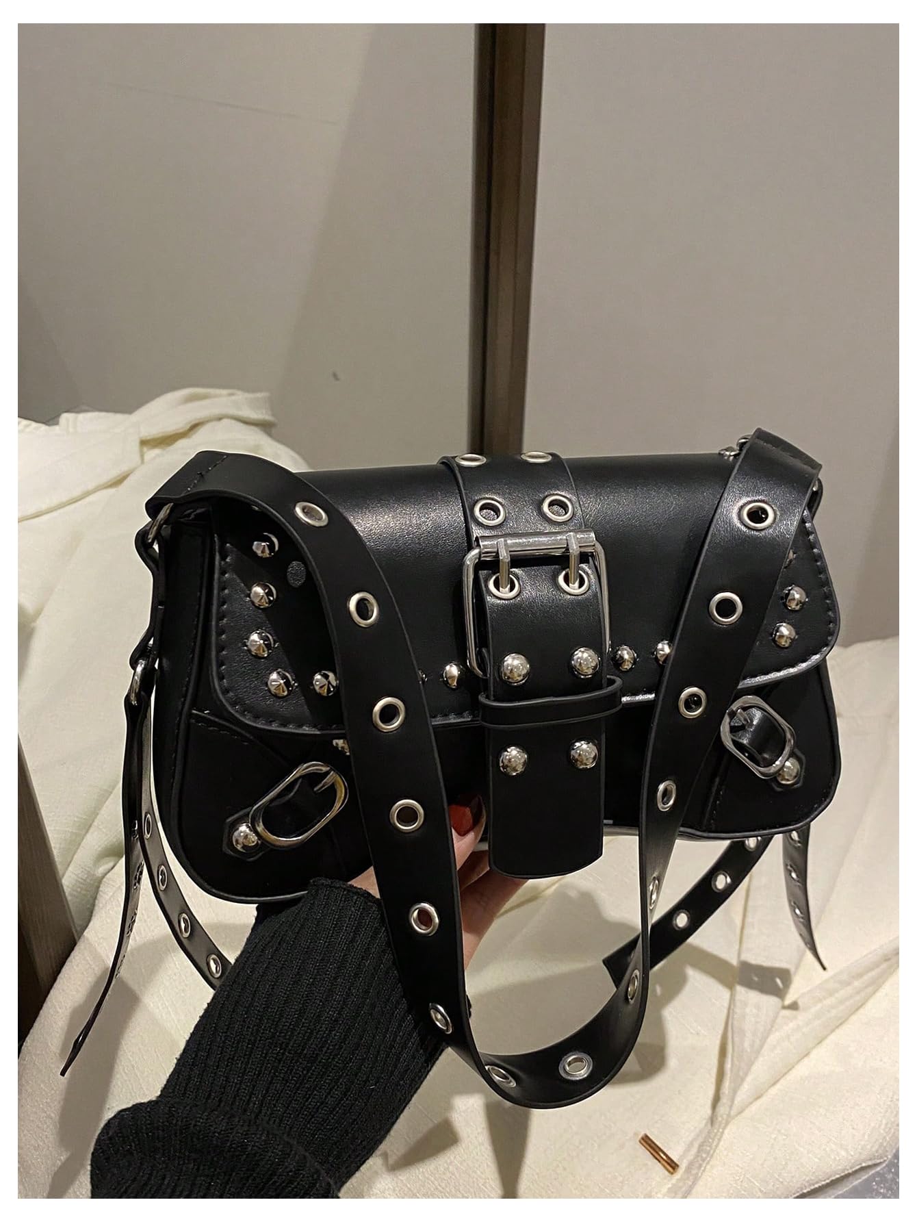 Black studded buckle shoulder bag - Image 2