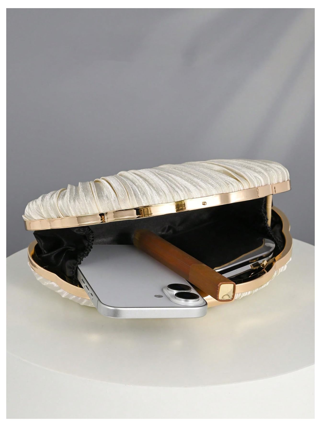 Ivory-colored pleated clutch evening bag - Image 5