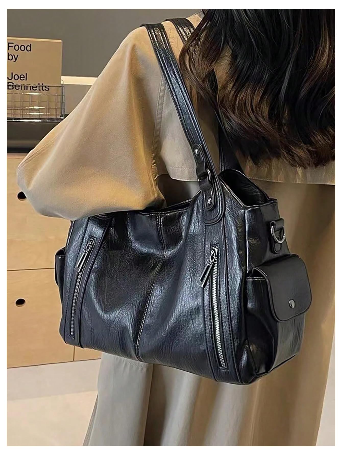 Black shoulder bag with zippered pocket - Image 5