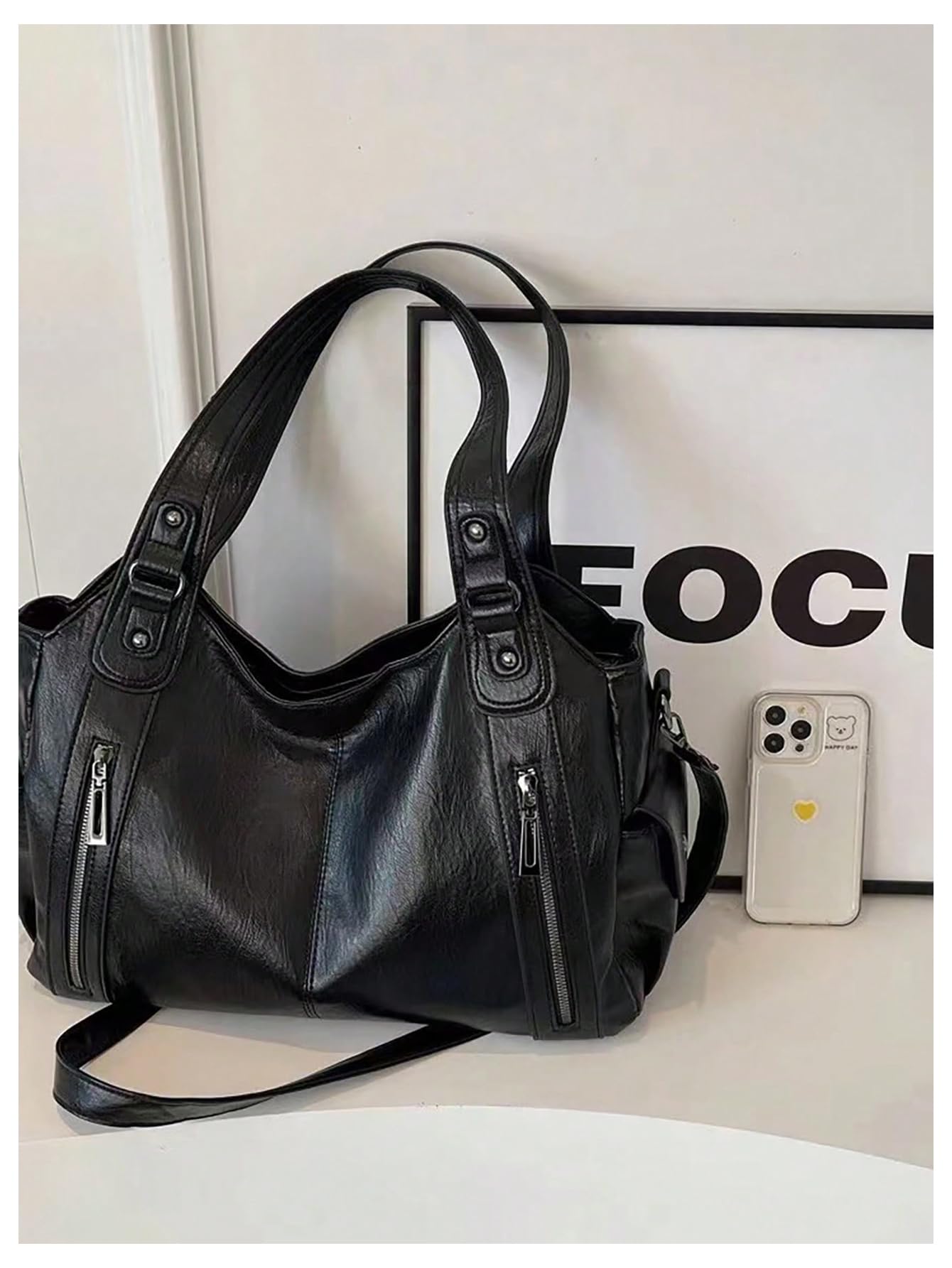 Black shoulder bag with zippered pocket - Image 2