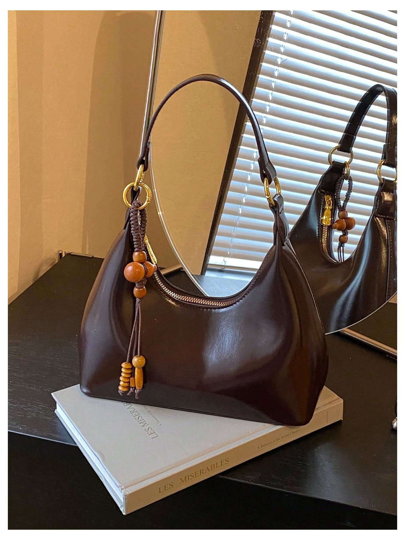 Dark brown glossy beaded pendant shoulder bag - Image 5