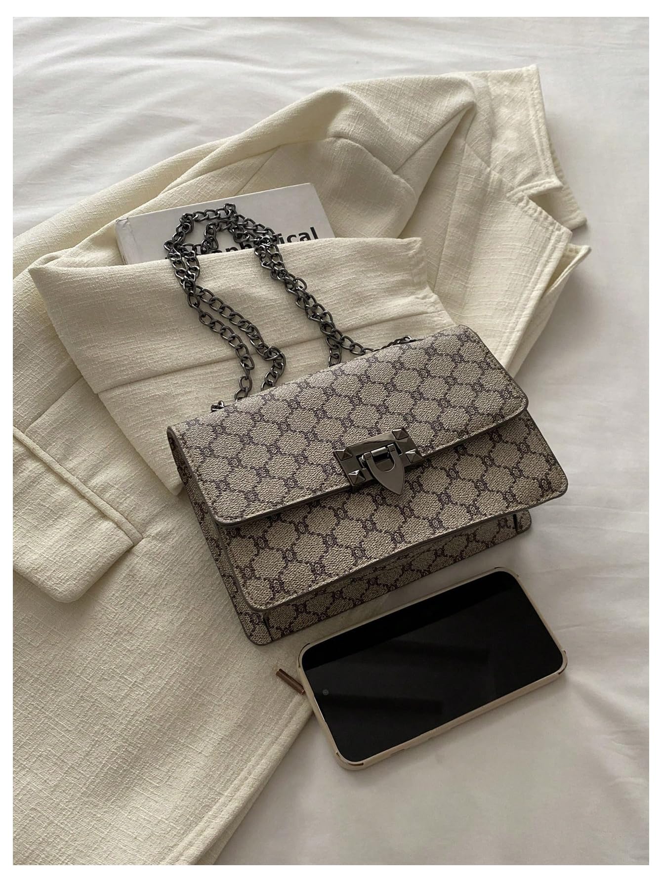 Beige letter pattern flap shoulder bag - Image 5